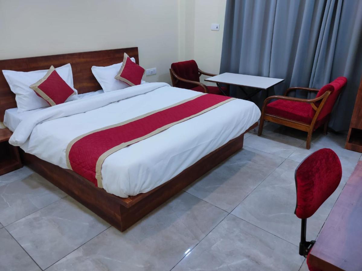 Hotel Manorama Inn Lucknow Zewnętrze zdjęcie
